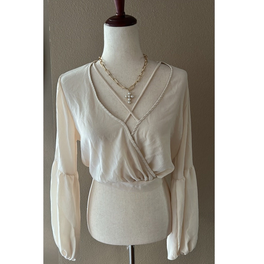 Crop v neckline ban tie blouse